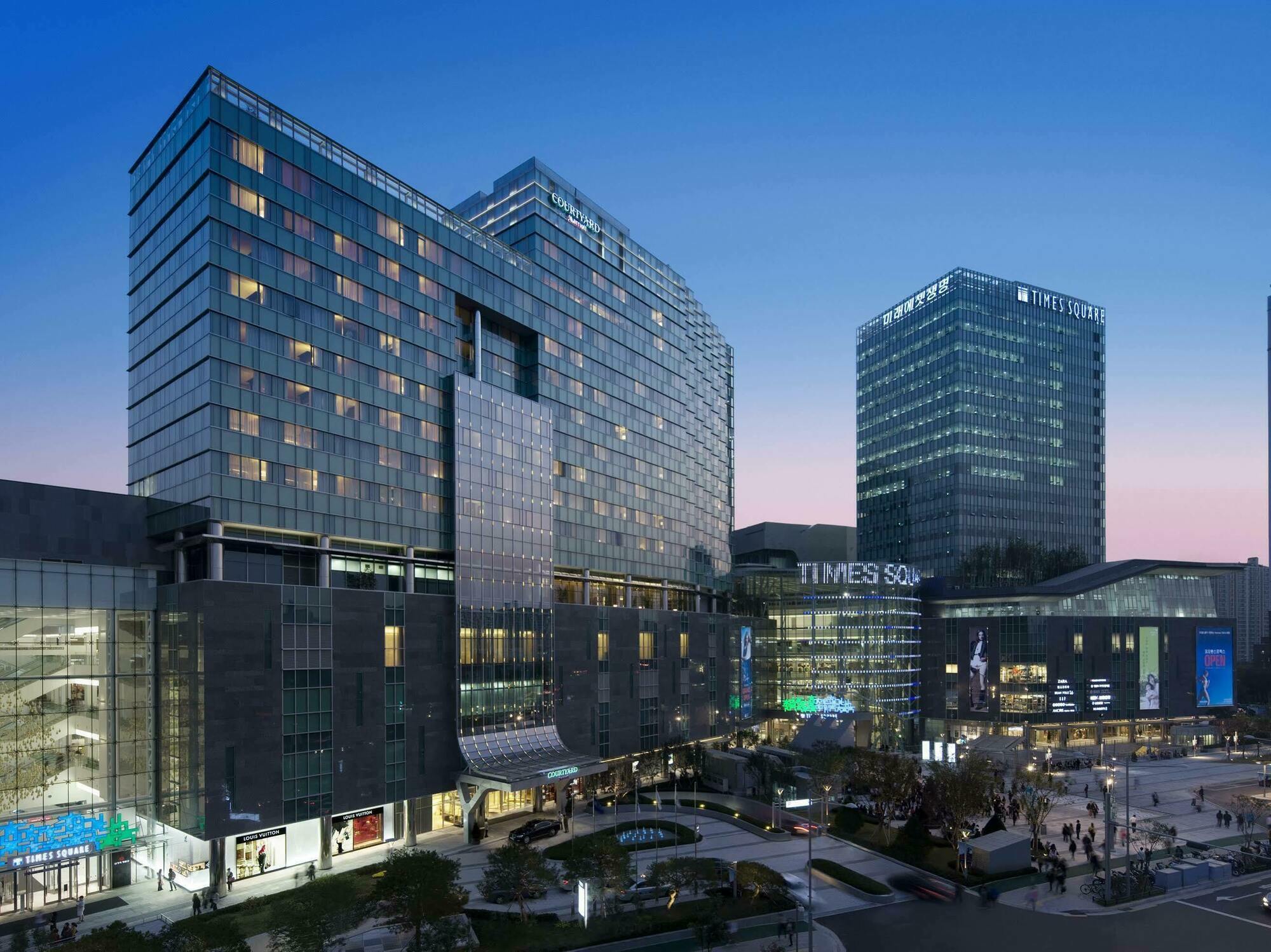 Hotel Courtyard By Marriott Times Square 4*